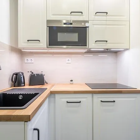 Modern In Downtown Area Lägenhet *