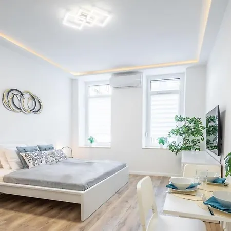Modern In Downtown Area * Budapest
