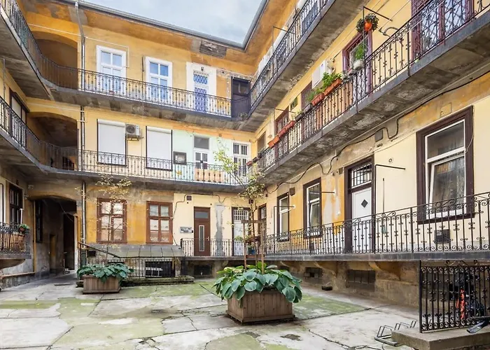 Modern In Downtown Area * Budapest
